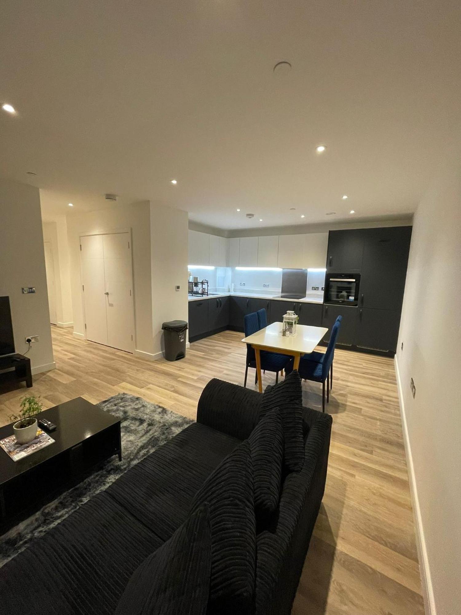 The Velvet Vista Apartment Croydon Exterior photo