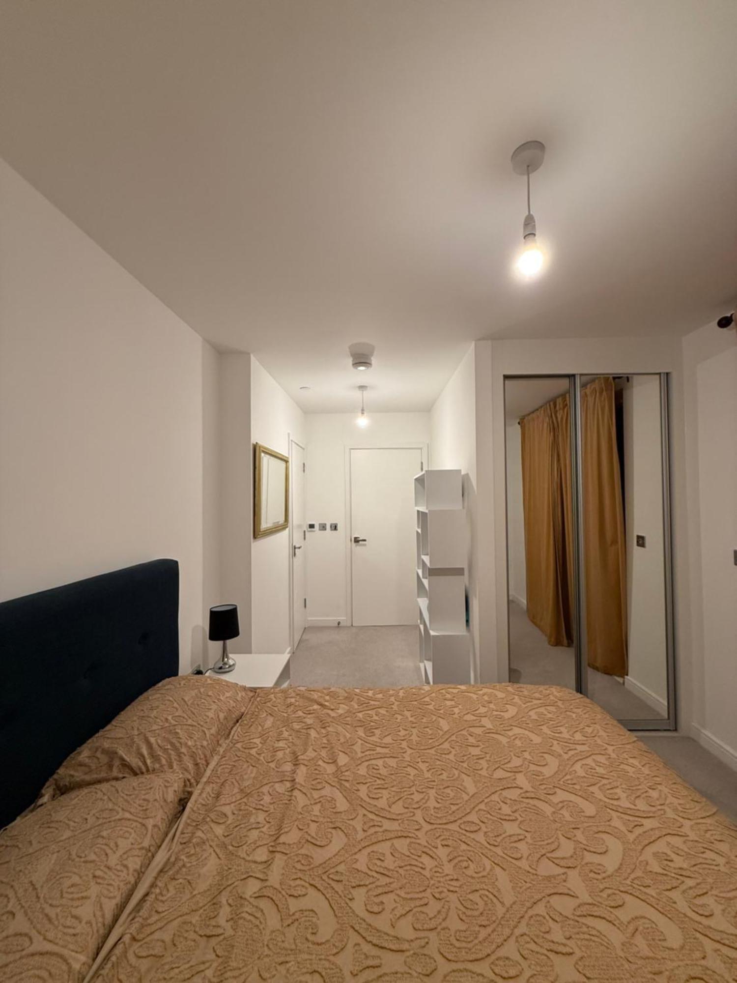The Velvet Vista Apartment Croydon Exterior photo